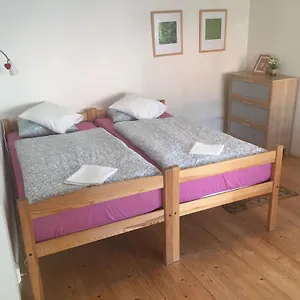 At The Golden Plough Apartmán